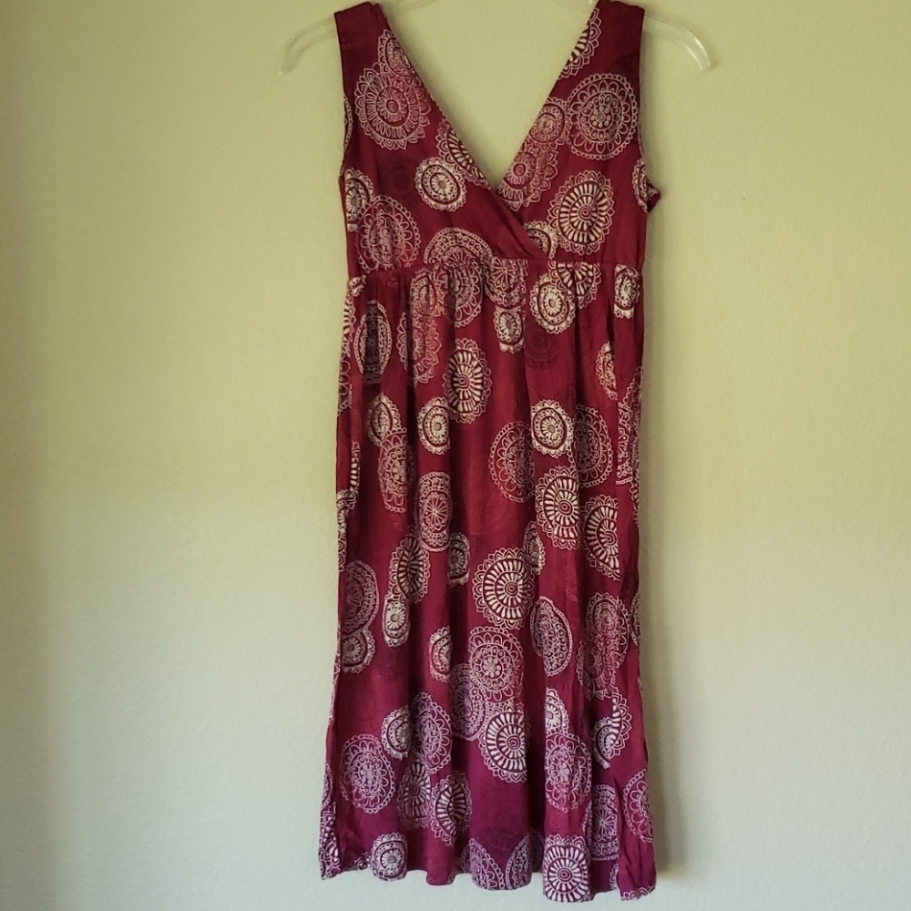 New York & Company Burgundy Mandala Print Sleeveless Midi Dress Women’s XS